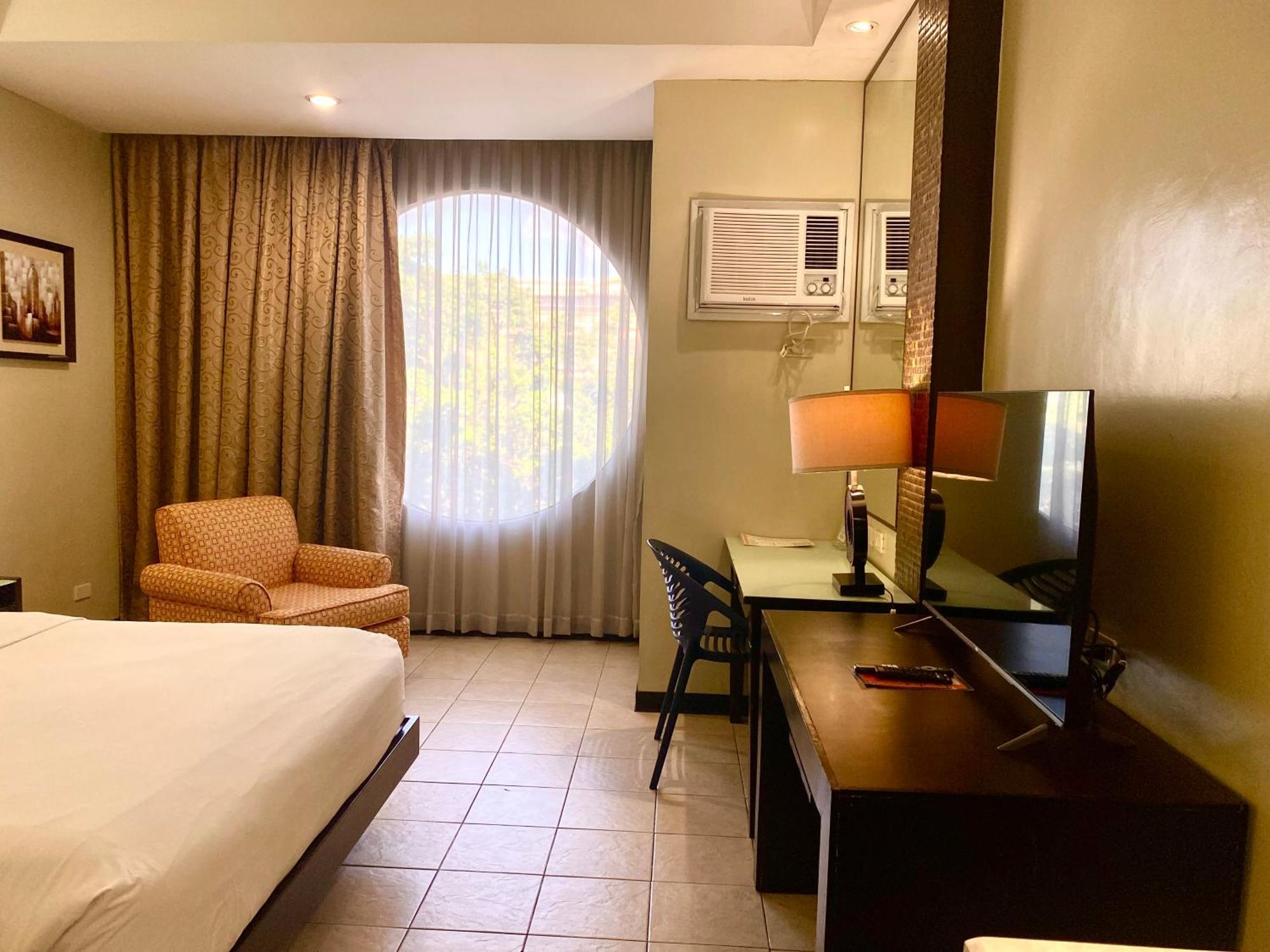Circle Inn Hotel And Suites Bacolod Exteriér fotografie