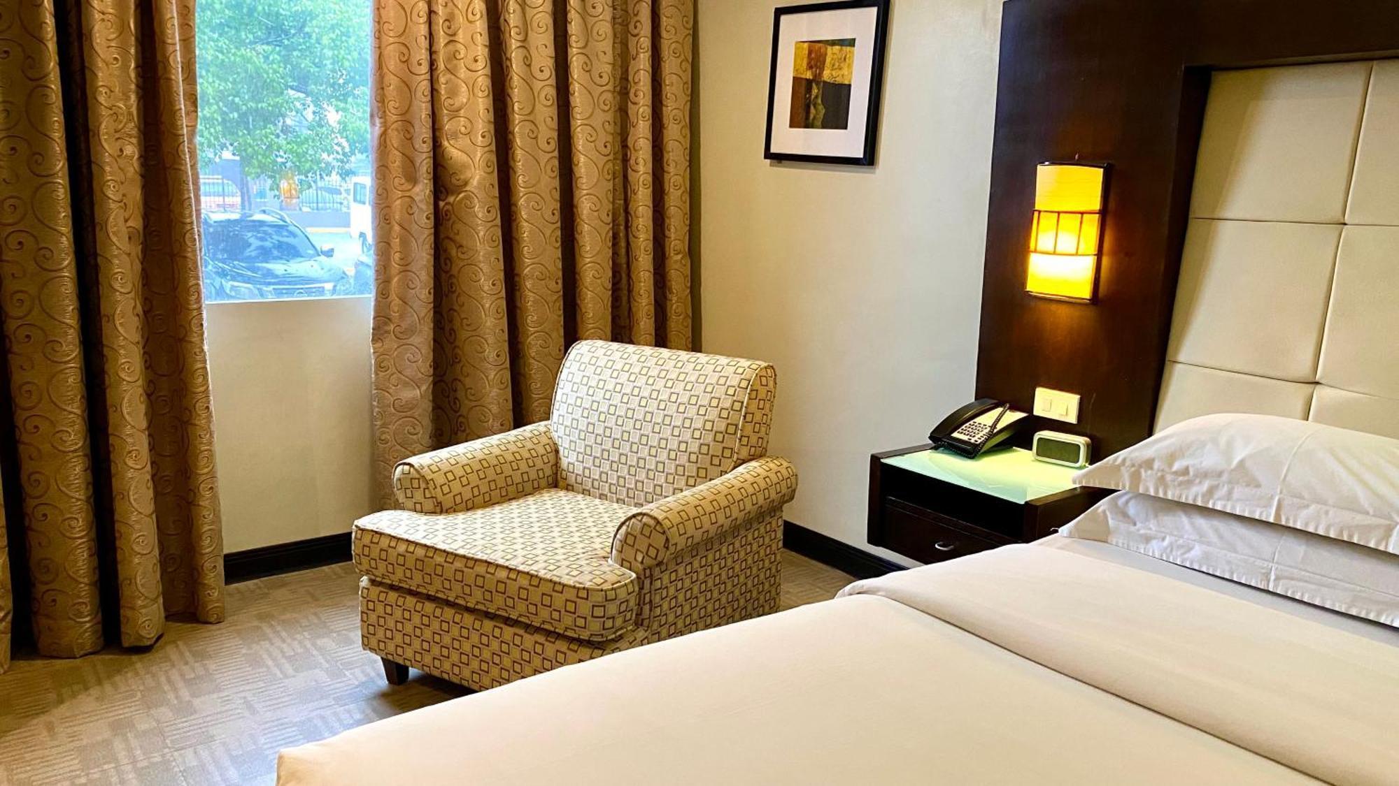 Circle Inn Hotel And Suites Bacolod Exteriér fotografie