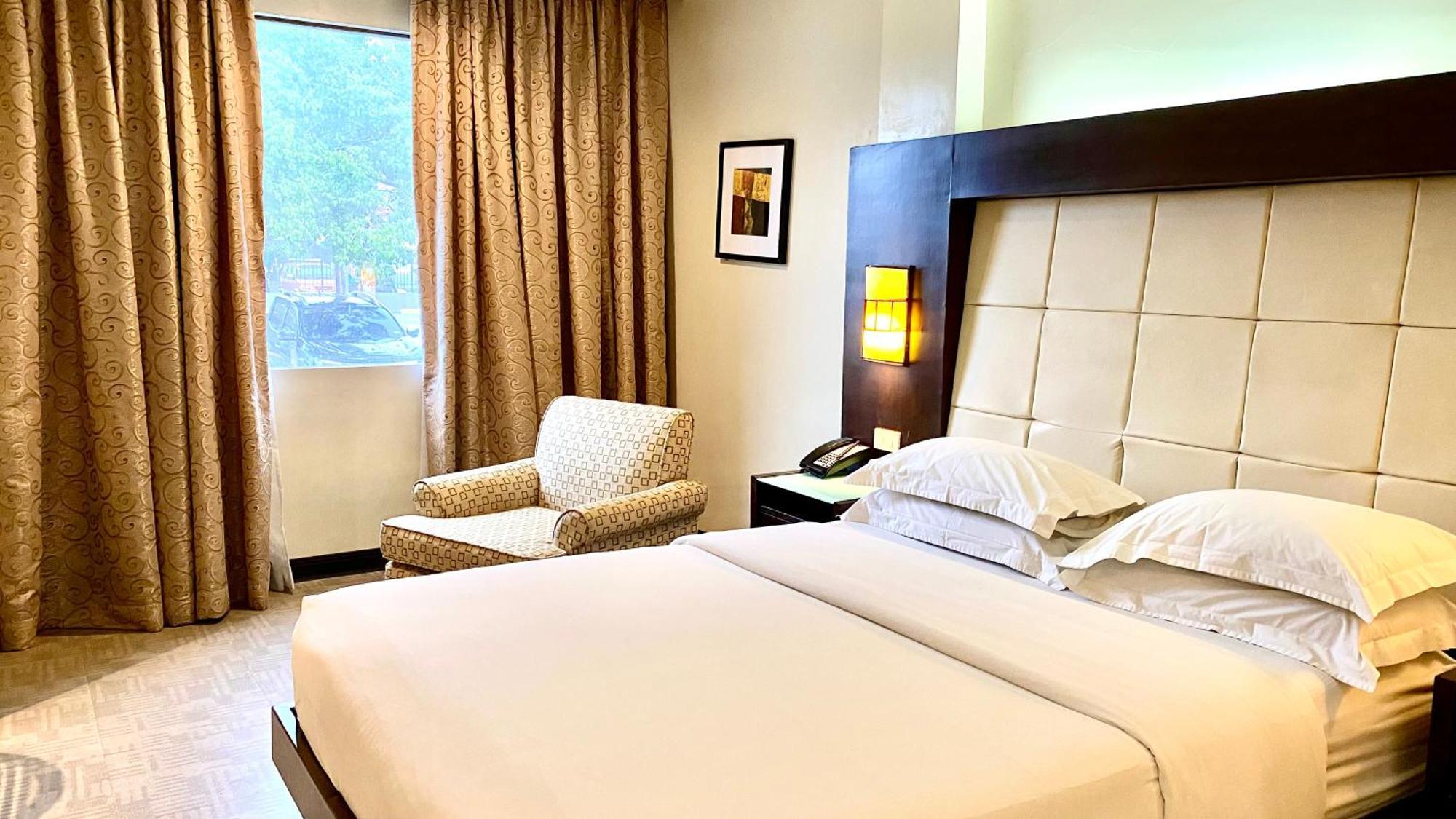 Circle Inn Hotel And Suites Bacolod Exteriér fotografie